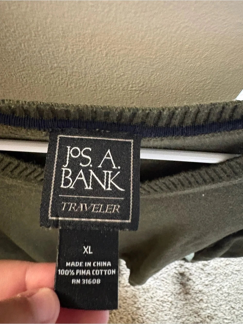 Jos. A. Bank Men's V-Neck Sweater in Olive